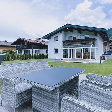 Spa Chalet By We Rent Zell am See Eksteriør billede